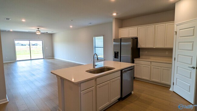 Building Photo - 207 Shangrila Wy