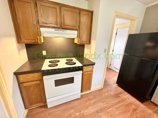 Building Photo - Charming 1 Bed 1 Bath with Huge Yard