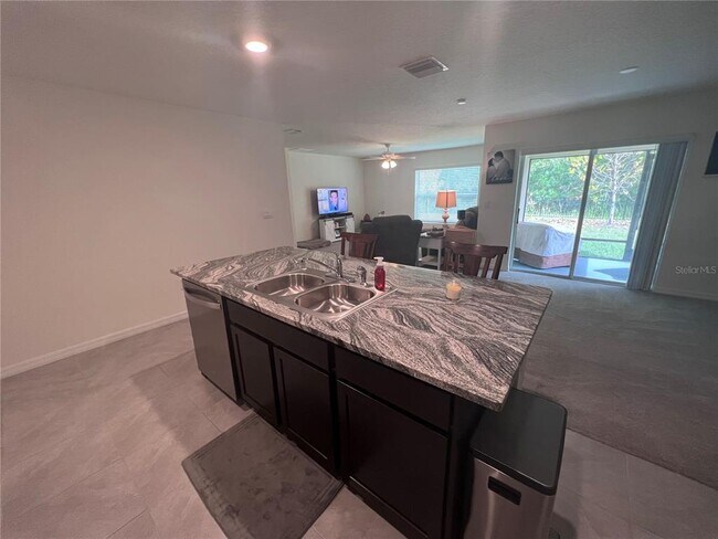 Building Photo - 5162 Diantha Way