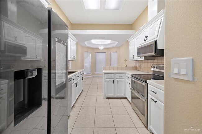 Building Photo - 13 Kiwi Ave