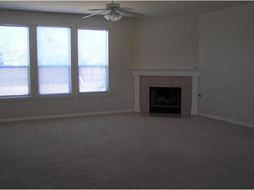 Building Photo - 178 Amber Oak Dr