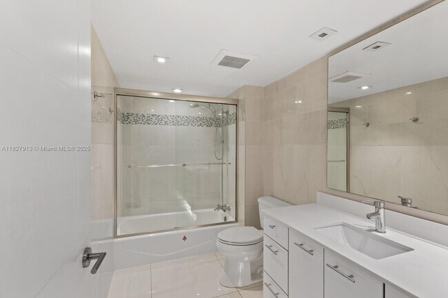 Building Photo - 181 Crandon Blvd