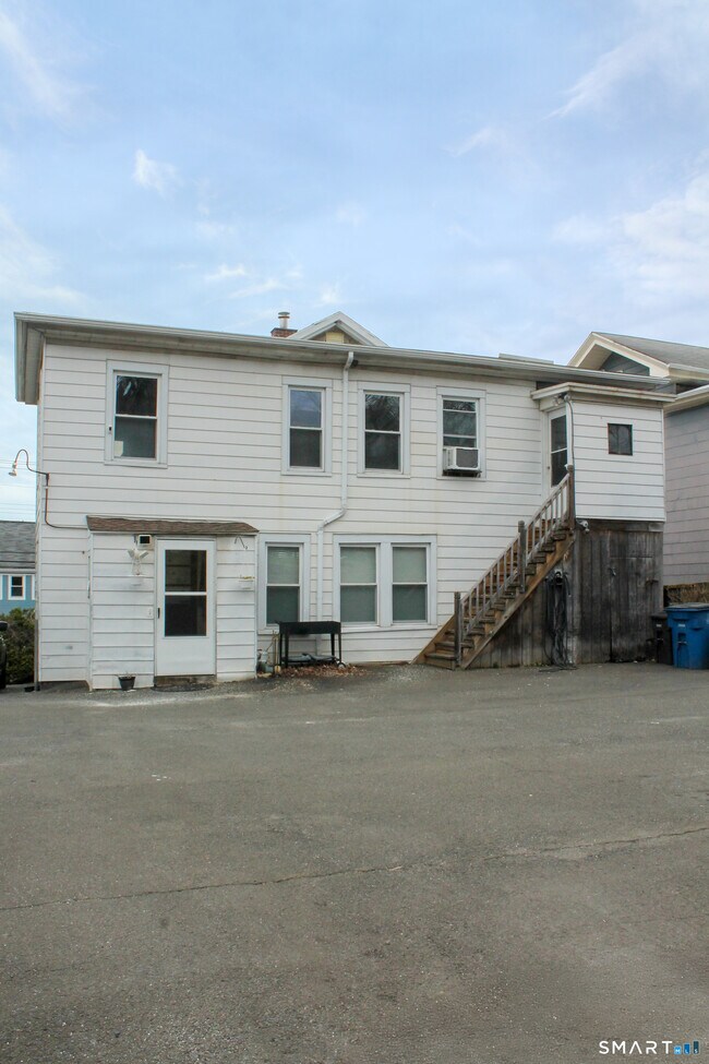 Building Photo - 651 Quinnipiac Ave