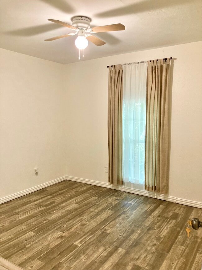 Building Photo - 3603 Linda Dr