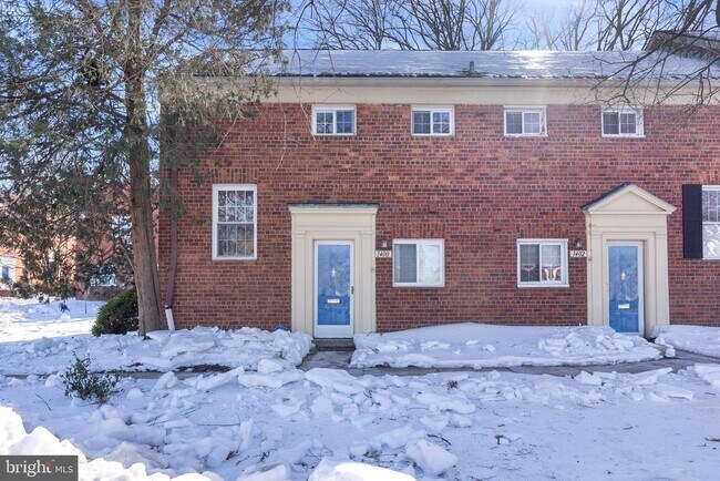 Building Photo - 1400 Martha Custis Dr