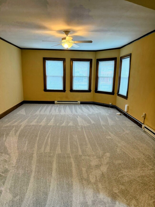 Building Photo - Brownstone Flats