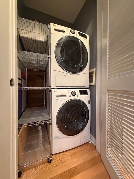 Building Photo - 600 12th St