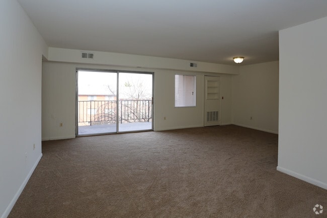 Building Photo - Edgewood Apartments