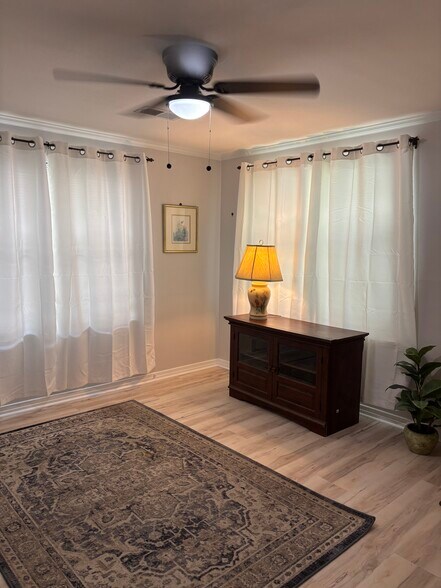 Front Room - 1350 Sylvia Ave