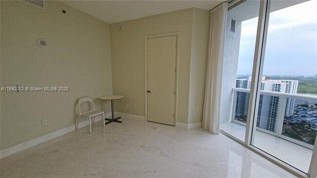 Building Photo - 15901 Collins Ave
