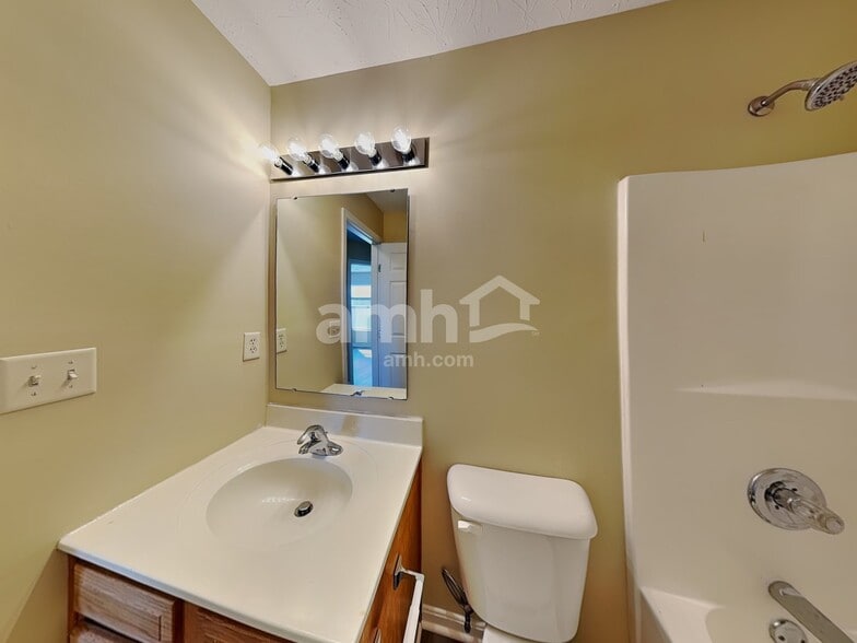 Building Photo - 3132 Summit Run Dr