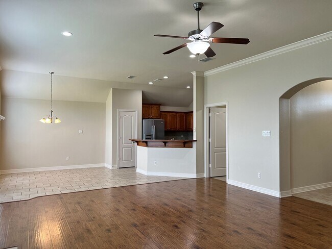 Building Photo - 441 Maggie Cir