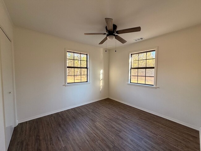 Building Photo - Welcome to this charming 4-bedroom, 2-bathroom home located in the scenic outskirts of Dover, AR.