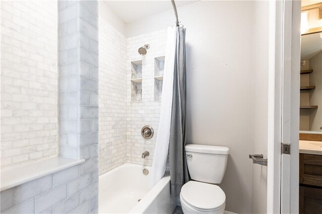 Building Photo - 3501 Roswell Rd NE