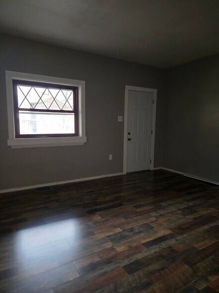 Building Photo - 98 Garfield St