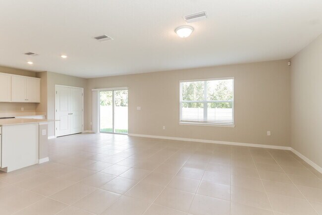 Building Photo - 2259 Shasta St