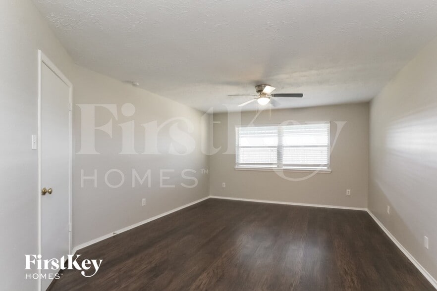 Building Photo - 3818 Rosemont Dr