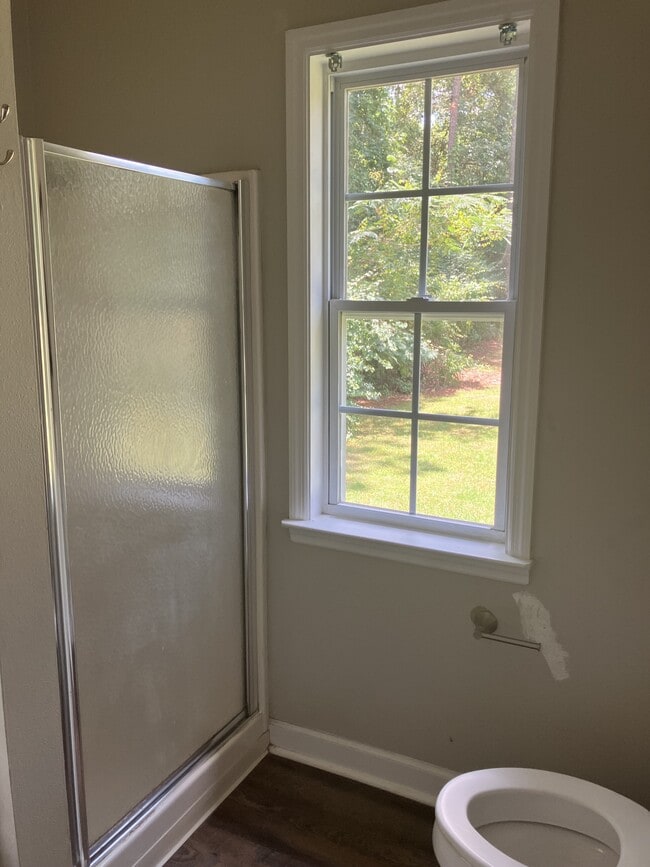 Building Photo - 318 Riverchase Dr