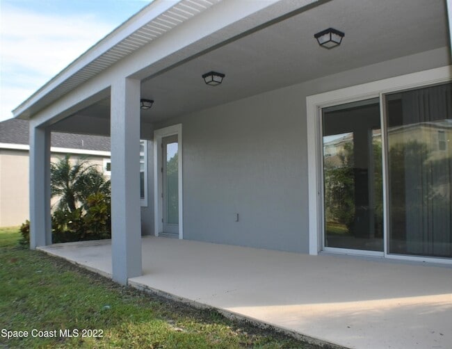 Building Photo - 2981 Casterton Dr