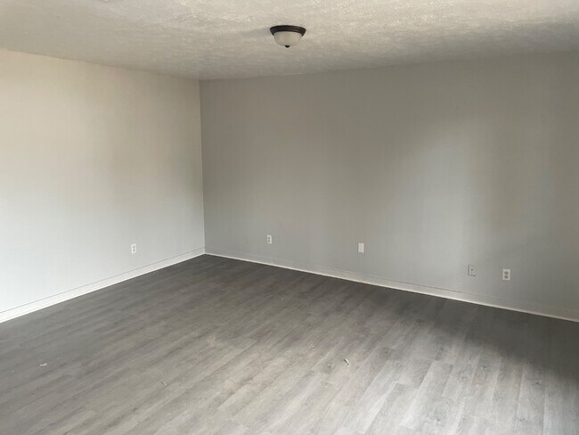 Building Photo - 1108 Fairmont Ave