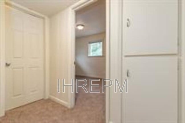 Building Photo - 276 Powell Cir