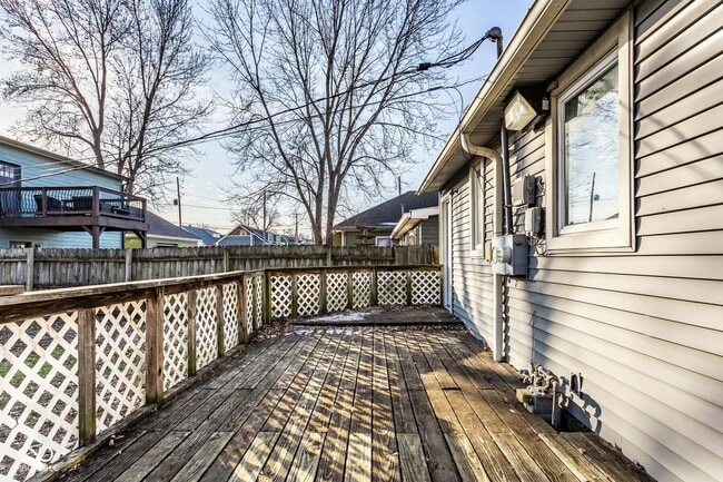 Building Photo - 1253 S East St