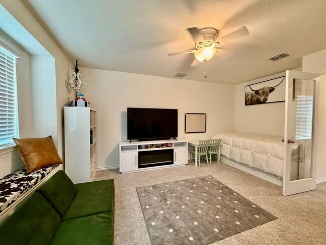 Building Photo - Exceptional 4BR, 3BA Home in Desirable Knox Ridge