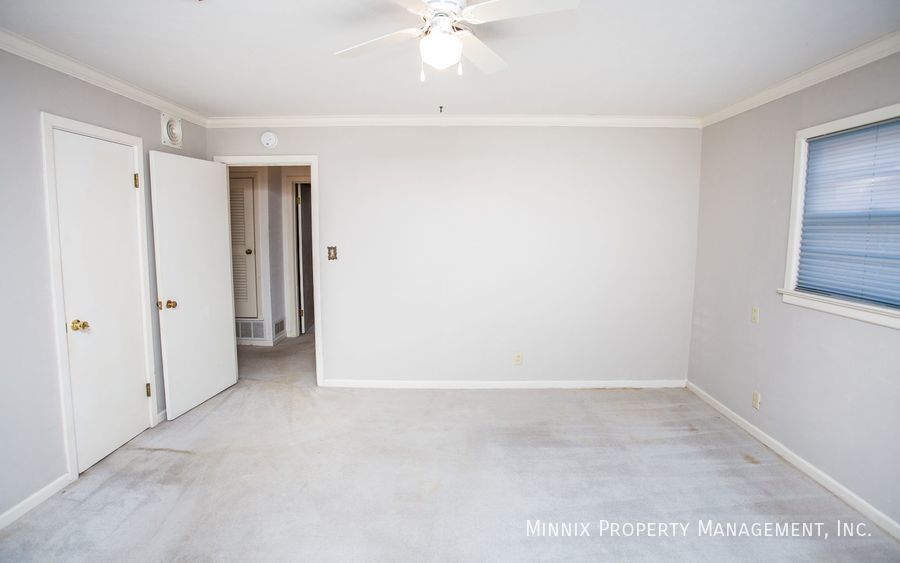 Building Photo - 807 7th St