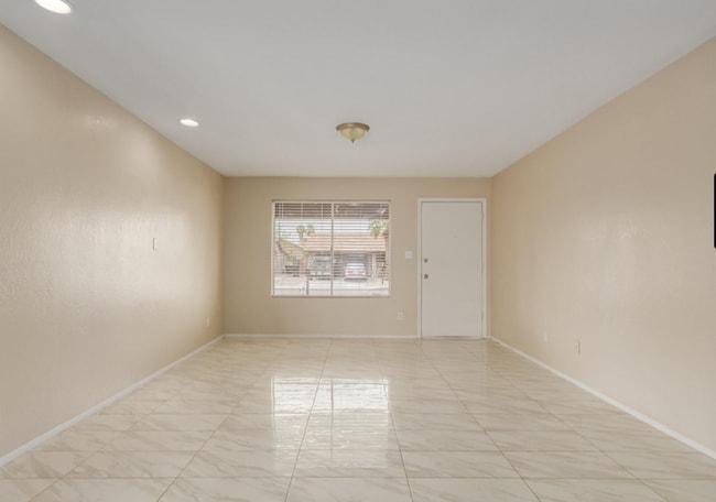 Building Photo - Great Chandler location with no HOA!!!