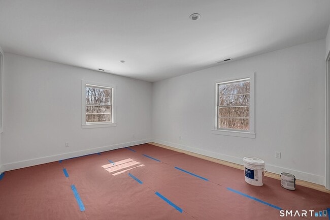 Building Photo - 220 Upper Grassy Hill Rd