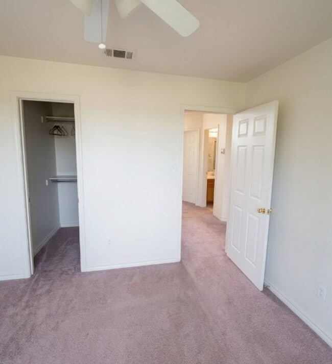 Building Photo - 2607 Schwald Rd