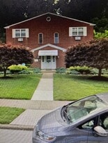 Building Photo - 32 S Brookside Rd