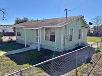 Building Photo - 1702 Rigsby Ave
