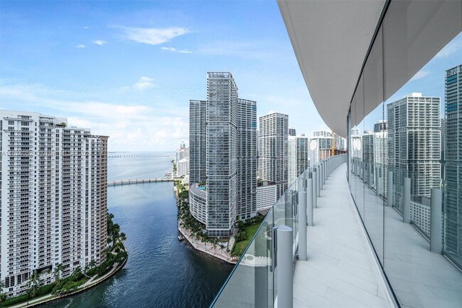 Building Photo - 300 Biscayne Blvd Way