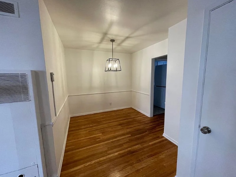 Building Photo - 1124 Glenville Dr