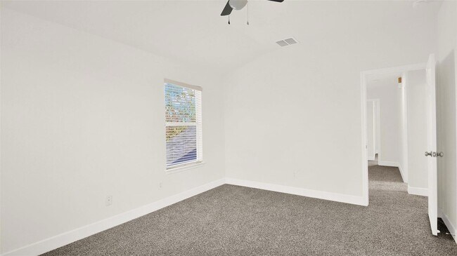 Building Photo - 641 Fort Thomas Pl
