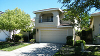 Building Photo - Spacious living in the Eureka School District