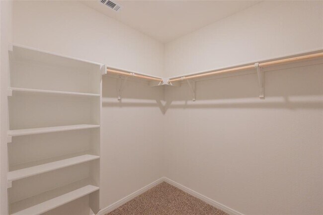 Building Photo - 223 Las Lomas Dr