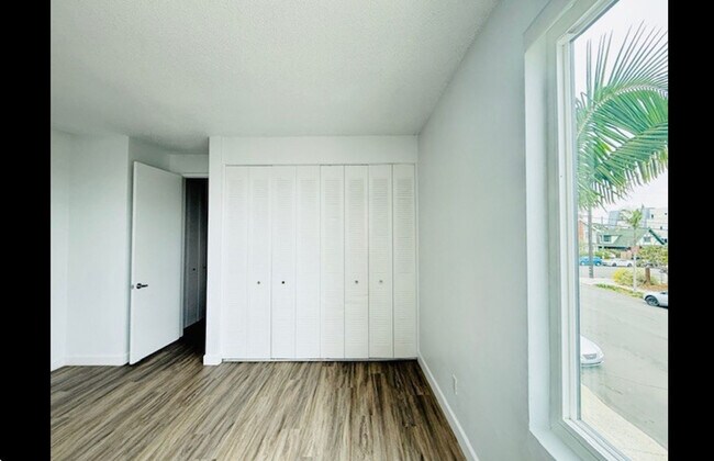 Building Photo - 2300 Front St