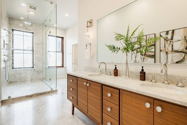 Building Photo - 1201 Jackson St