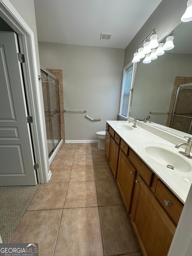 Building Photo - 111 Magic Lily Dr