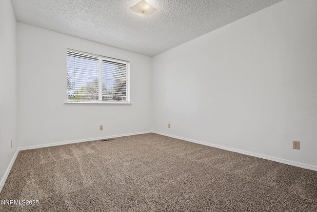 Building Photo - 600 Silver Lace Blvd