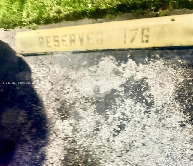 Building Photo - 1340 W 41st St