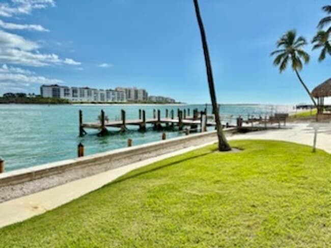 Building Photo - Marco Towers