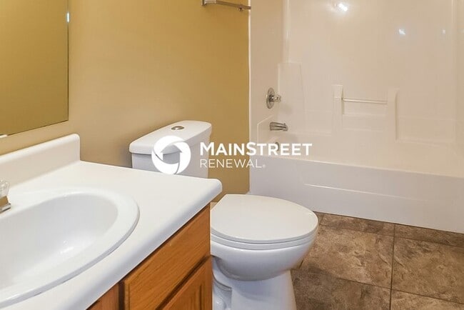 Building Photo - 3 Bedroom Pet-Friendly Home in Indianapoli...