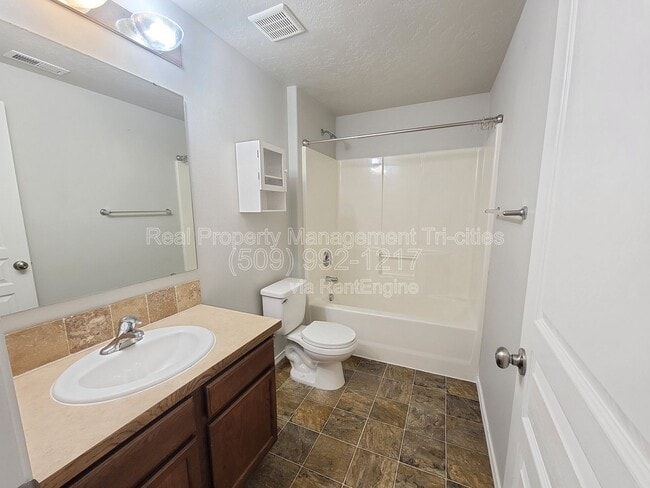 Building Photo - 6206 Maryhill Ln