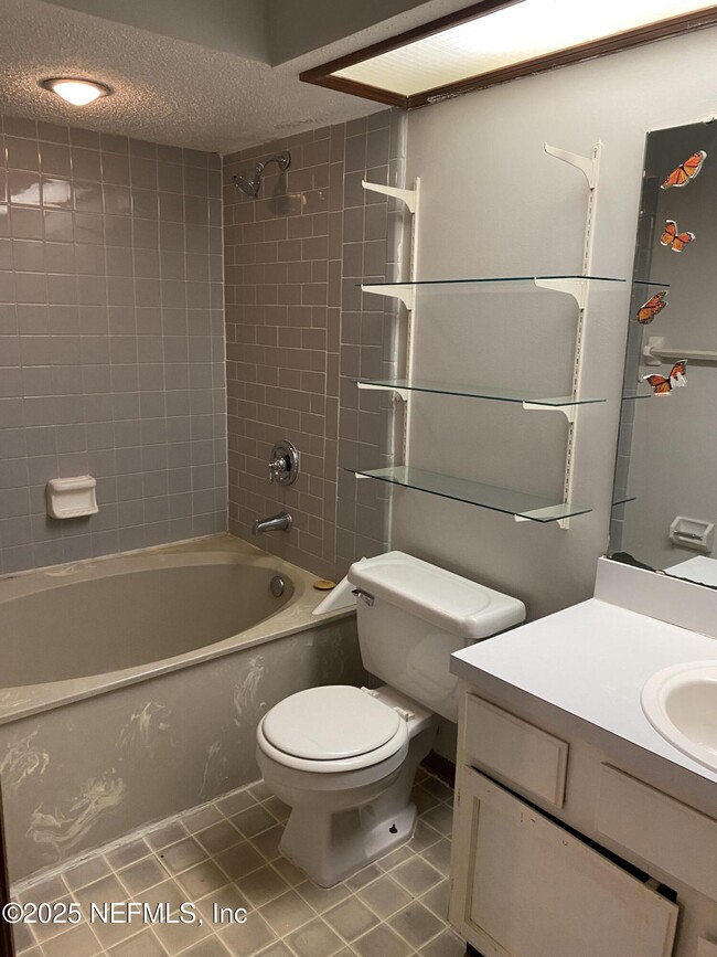 Building Photo - 5532 Bennington Dr