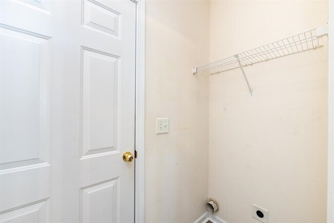 Building Photo - 4811 Sunburst Ln