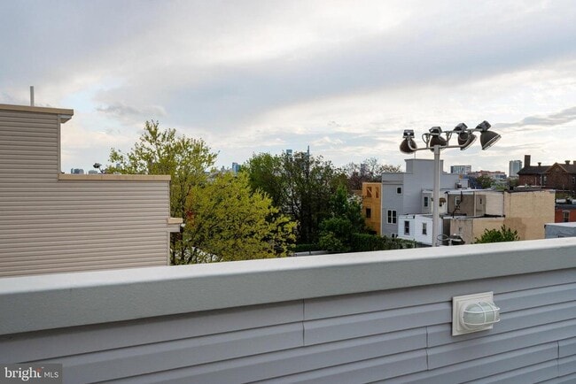 Building Photo - 2530 N Howard St