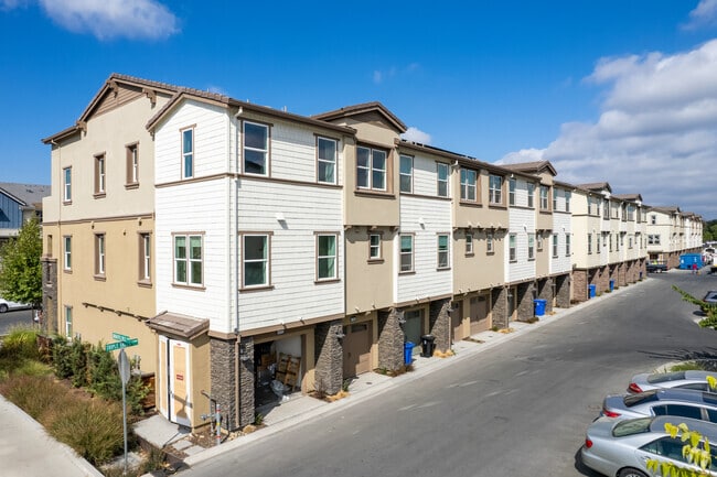 Building Photo - Enclave at Mission Falls
